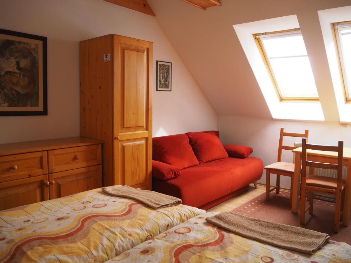 Privat Alenka Otel Liptovský Mikuláš Dış mekan fotoğraf