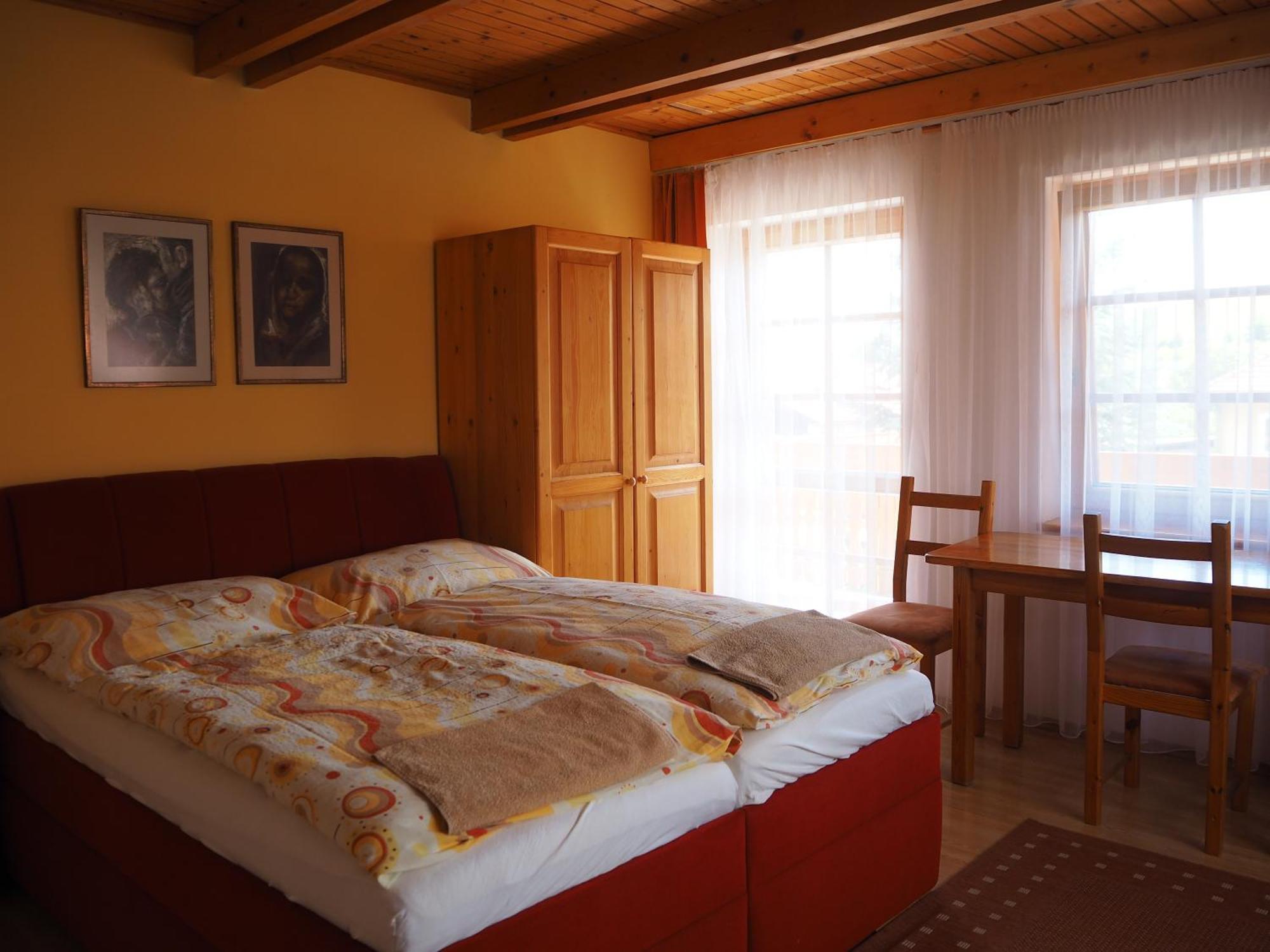 Privat Alenka Otel Liptovský Mikuláš Dış mekan fotoğraf